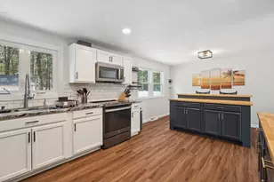 10 Hampton Dr, Nashua, NH 03063 - Photo 6