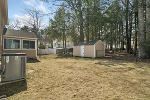 10 Hampton Dr, Nashua, NH 03063 - Photo 24