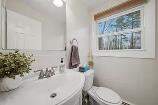 8 Lincoln Dr, Hooksett, NH 03106 - Photo 10