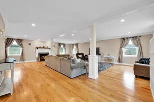 25 Riverview Cir, Litchfield, NH 03052 - Photo 12