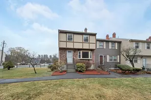 1 Stonegate Ln, Derry, NH 03038 - Photo 4