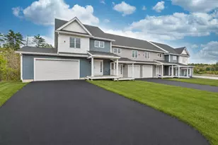 71 Crestview Wy, Raymond, NH 03077 - Photo 4