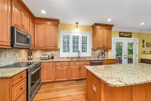 3 Batchelder Ln, Hampton Falls, NH 03844 - Photo 2
