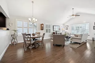 11 Castle Ct, Kingston, NH 03848 - Photo 6