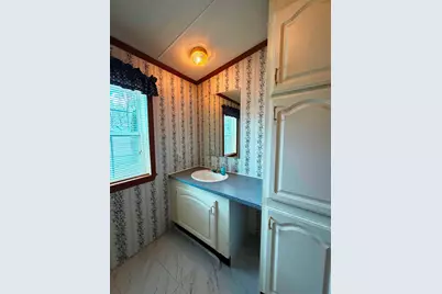 6 Hilltop Manor Mobile Home Park, Littleton, NH 03561 - Photo 22