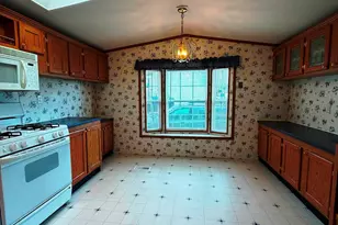 6 Hilltop Manor Mobile Home Park, Littleton, NH 03561 - Photo 4