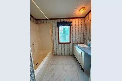 6 Hilltop Manor Mobile Home Park, Littleton, NH 03561 - Photo 20