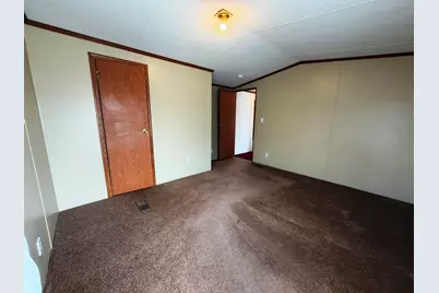 6 Hilltop Manor Mobile Home Park, Littleton, NH 03561 - Photo 26