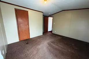 6 Hilltop Manor Mobile Home Park, Littleton, NH 03561 - Photo 26