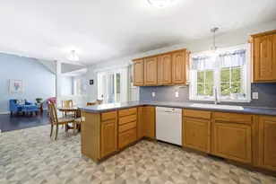 6 Patricia Ln, Amherst, NH 03031 - Photo 8