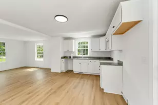 212 Sanborn St, Franklin, NH 03235 - Photo 12
