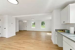 212 Sanborn St, Franklin, NH 03235 - Photo 10