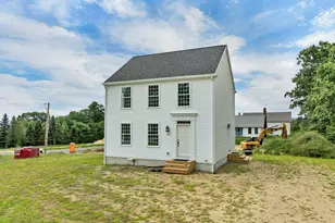 212 Sanborn St, Franklin, NH 03235 - Photo 2