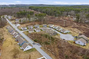 9 Redwood Rd, Pelham, NH 03076 - Photo 32