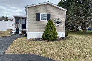 104 Whippoorwill St, Seabrook, NH 03874 - Photo 4