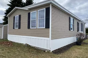 104 Whippoorwill St, Seabrook, NH 03874 - Photo 2