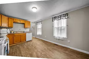 7 Elliott St, Laconia, NH 03246 - Photo 8