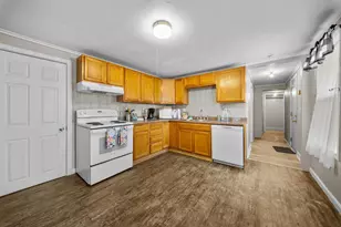 7 Elliott St, Laconia, NH 03246 - Photo 8