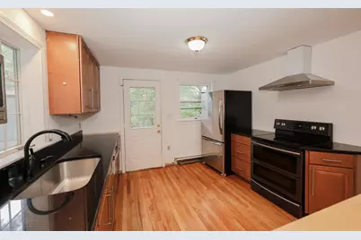 85 Taylor Street, Nashua, NH 03060 - Photo 2
