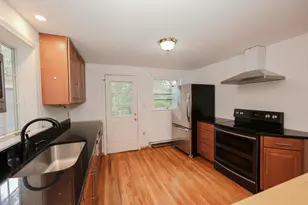 85 Taylor St, Nashua, NH 03060 - Photo 2