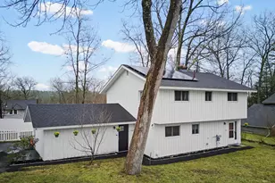 10 Weymouth Dr, Nashua, NH 03062 - Photo 1