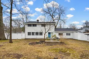 10 Weymouth Dr, Nashua, NH 03062 - Photo 4