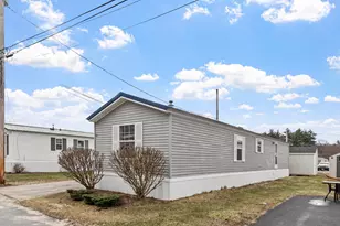 5 R Arrow Dr, Salem, NH 03079 - Photo 4