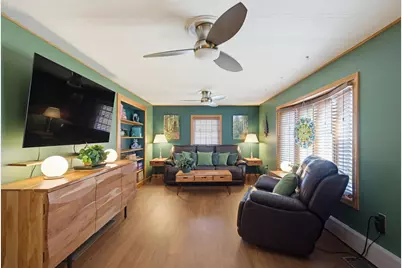 129 Brady Circle, Manchester, NH 03109 - Photo 20