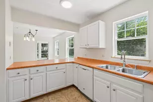 18 Linden Dr, Lebanon, NH 03784 - Photo 8