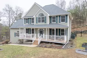 136 Wyndridge Cir, Pelham, NH 03076 - Photo 2