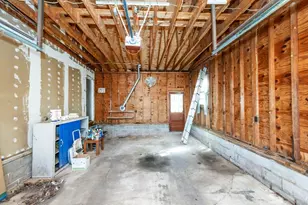 37 Iris Ave, Salem, NH 03079 - Photo 34