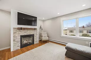 15 Henderson Rd, Gilford, NH 03249 - Photo 16