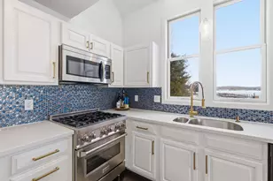 38 Crane Cir, Laconia, NH 03246 - Photo 10