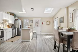 377 Smyth Rd, Manchester, NH 03104 - Photo 6