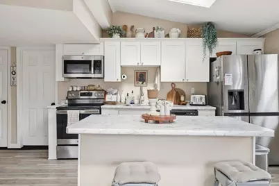 377 Smyth Road, Manchester, NH 03104 - Photo 10