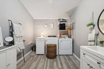 377 Smyth Road, Manchester, NH 03104 - Photo 18