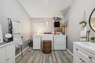 377 Smyth Rd, Manchester, NH 03104 - Photo 18