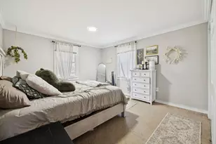 377 Smyth Rd, Manchester, NH 03104 - Photo 16