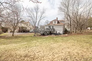 377 Smyth Rd, Manchester, NH 03104 - Photo 24