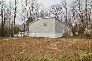 82 Orange St, Farmington, NH 03835 - Photo 4