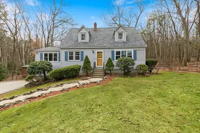 14 Schaefer Circle, Hudson, NH 03051 - Photo 2