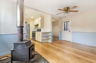 39 Rolfe St, Concord, NH 03303 - Photo 12