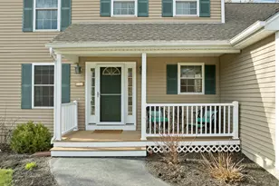 7 Leaor Cir, Hudson, NH 03051 - Photo 2