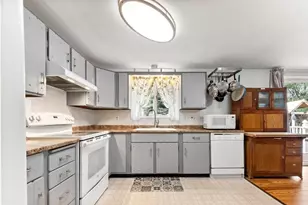 79 East St, Claremont, NH 03743 - Photo 14