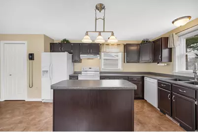 8 Fitzpatrick Circle, Nashua, NH 03063 - Photo 8