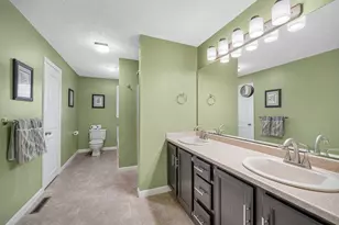 8 Fitzpatrick Cir, Nashua, NH 03063 - Photo 24