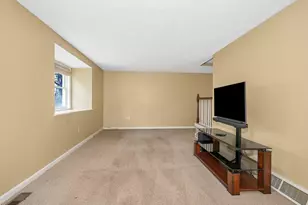 8 Fitzpatrick Cir, Nashua, NH 03063 - Photo 16