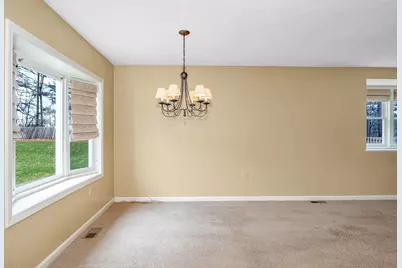 8 Fitzpatrick Circle, Nashua, NH 03063 - Photo 12