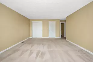 8 Fitzpatrick Cir, Nashua, NH 03063 - Photo 18