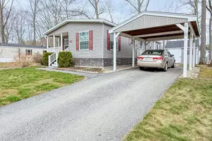 310 Friar Tuck Dr, Exeter, NH 03833 - Photo 2